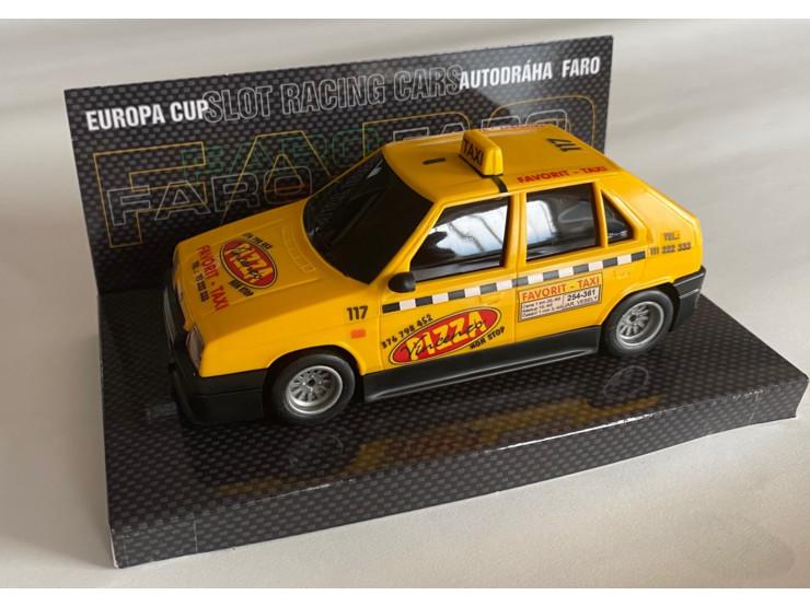Favorit TAXI model SRC 1:28- polepy TAXI PIZZA -  motor 2O OOOotk. -K autodráze ITES, FARO, EuropaCup, Gonio .